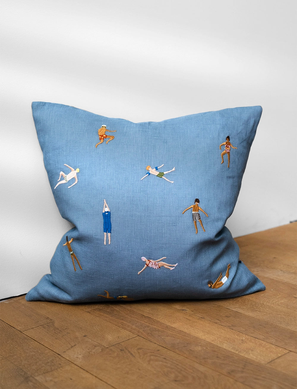 SWIMMERS BRODERAT KUDDFODRAL, BLÅ