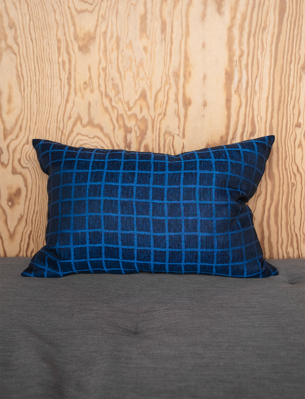 CHECKED LINEN CUSHION COVER, BLUE/BLACK 68X48 CM