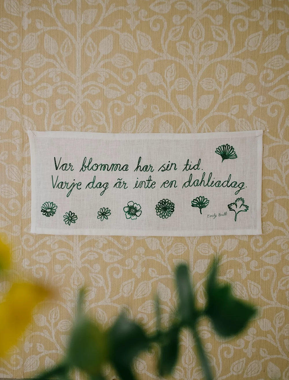 BE FLOWER TAPESTRY