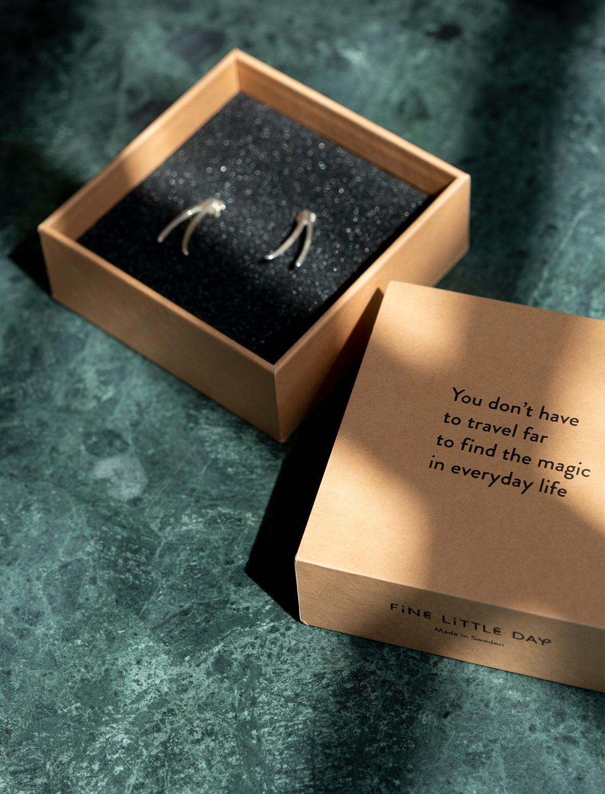 MAGIC GIFT BOX