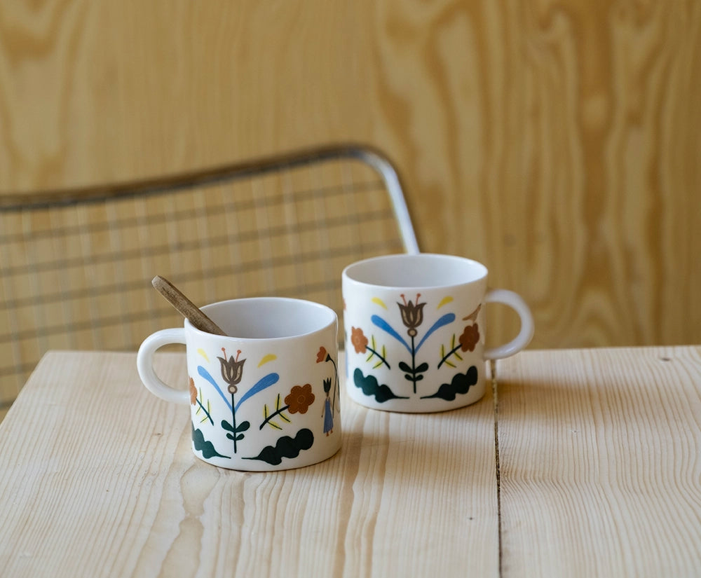 Der Kurbits Cup ist da. Volkskunst – flirtend, handgefertigtes Porzellan.