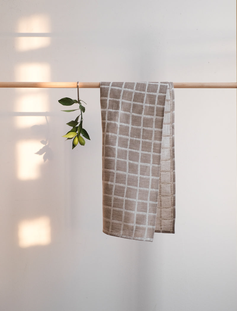 CHECKED JACQUARD WOVEN TEA TOWEL, BROWN