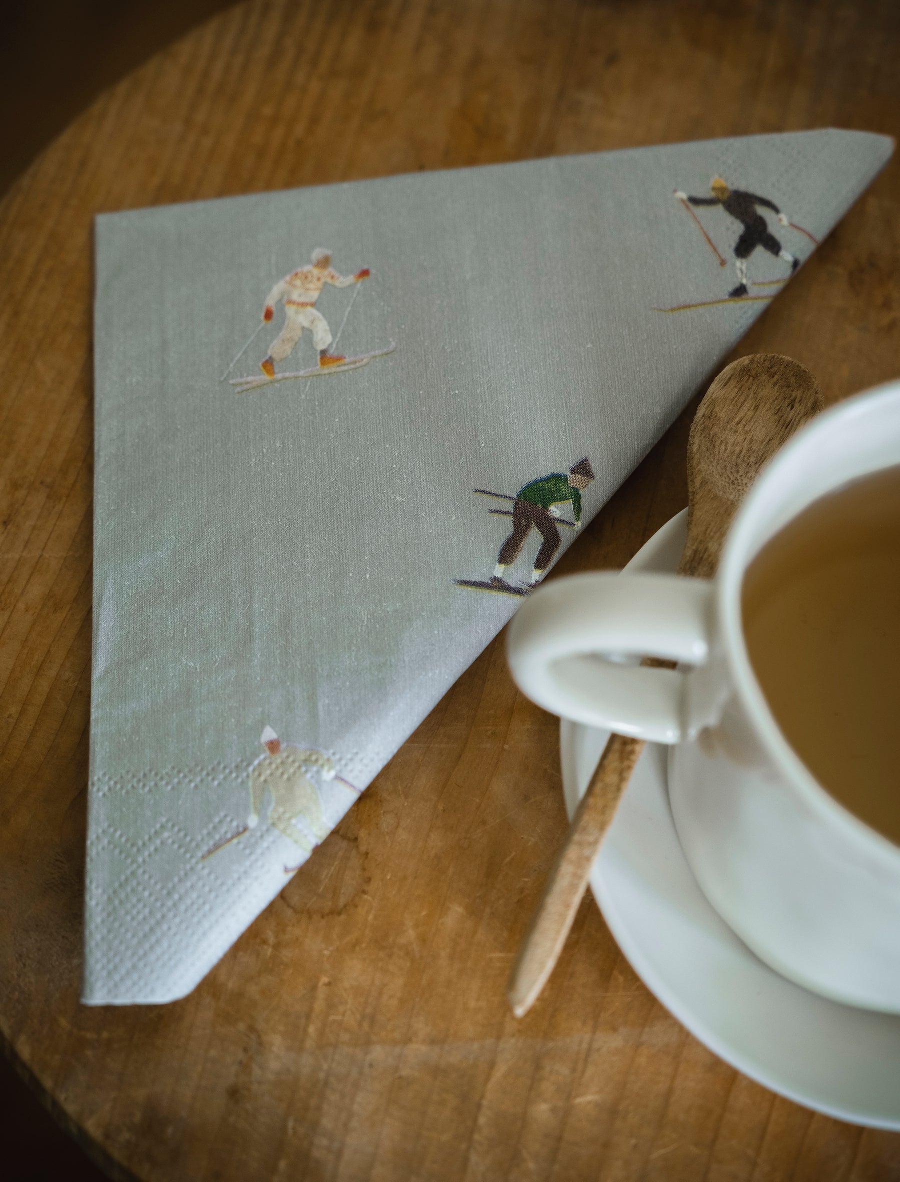 SKIERS PAPER NAPKIN
